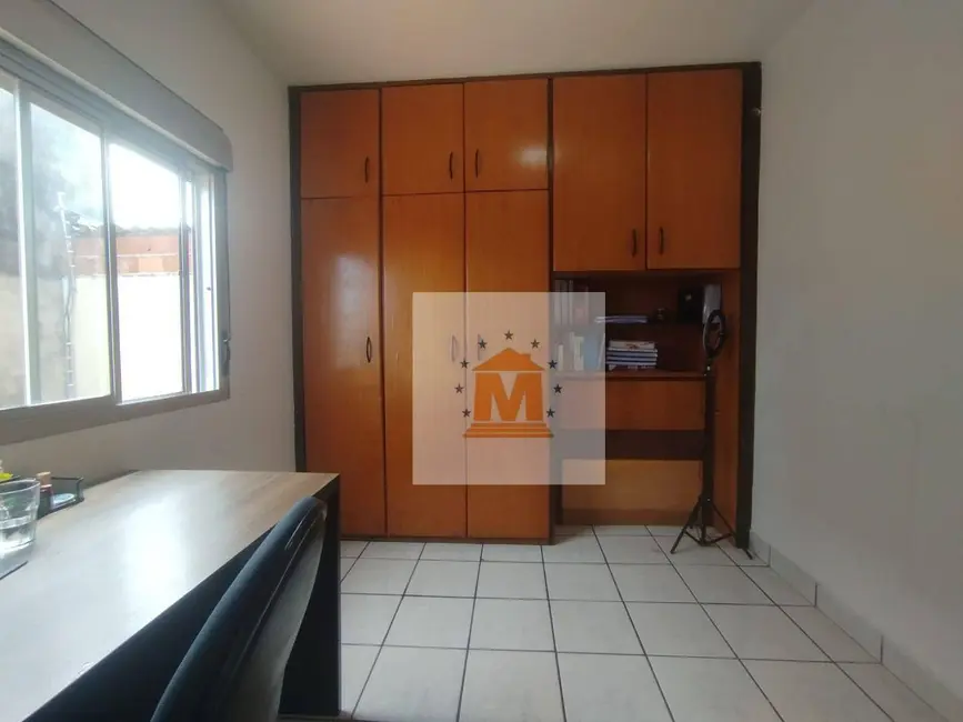 Foto 4 de Sobrado com 3 quartos à venda, 206m2 em Jardim Califórnia, Jacarei - SP