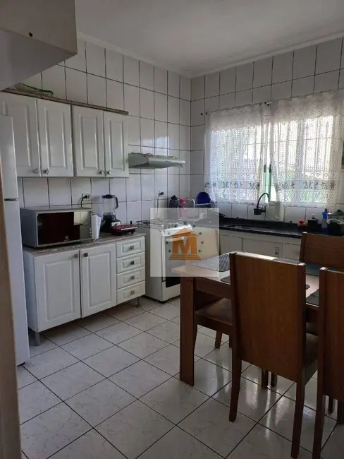 Foto 3 de Casa com 2 quartos à venda, 130m2 em Cidade Nova Jacareí, Jacarei - SP