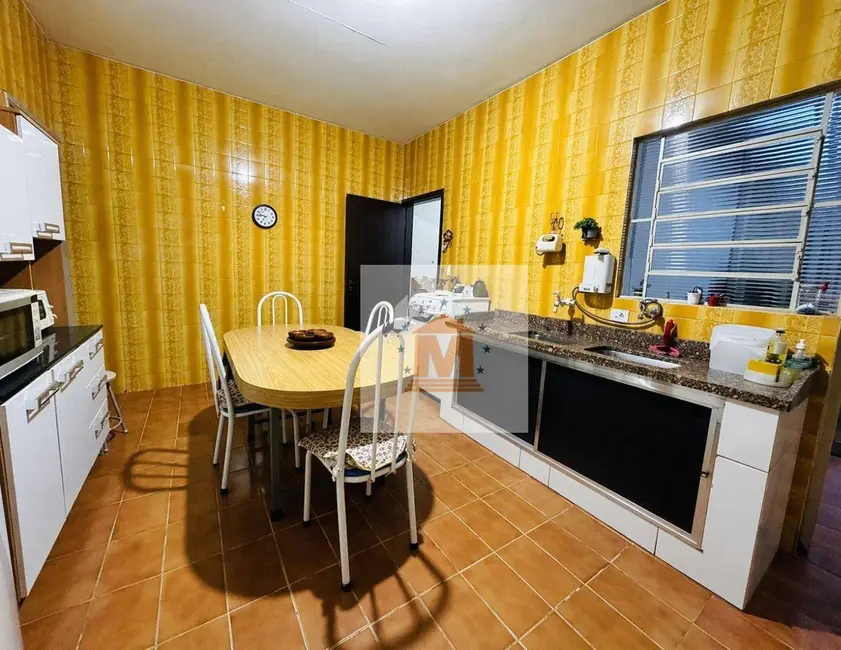 Foto 4 de Casa com 3 quartos à venda, 150m2 em Jardim Santa Maria, Jacarei - SP