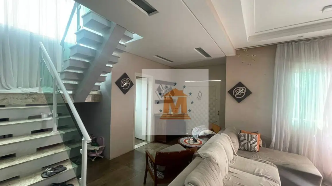 Foto 1 de Sobrado com 3 quartos à venda, 250m2 em Jacarei - SP