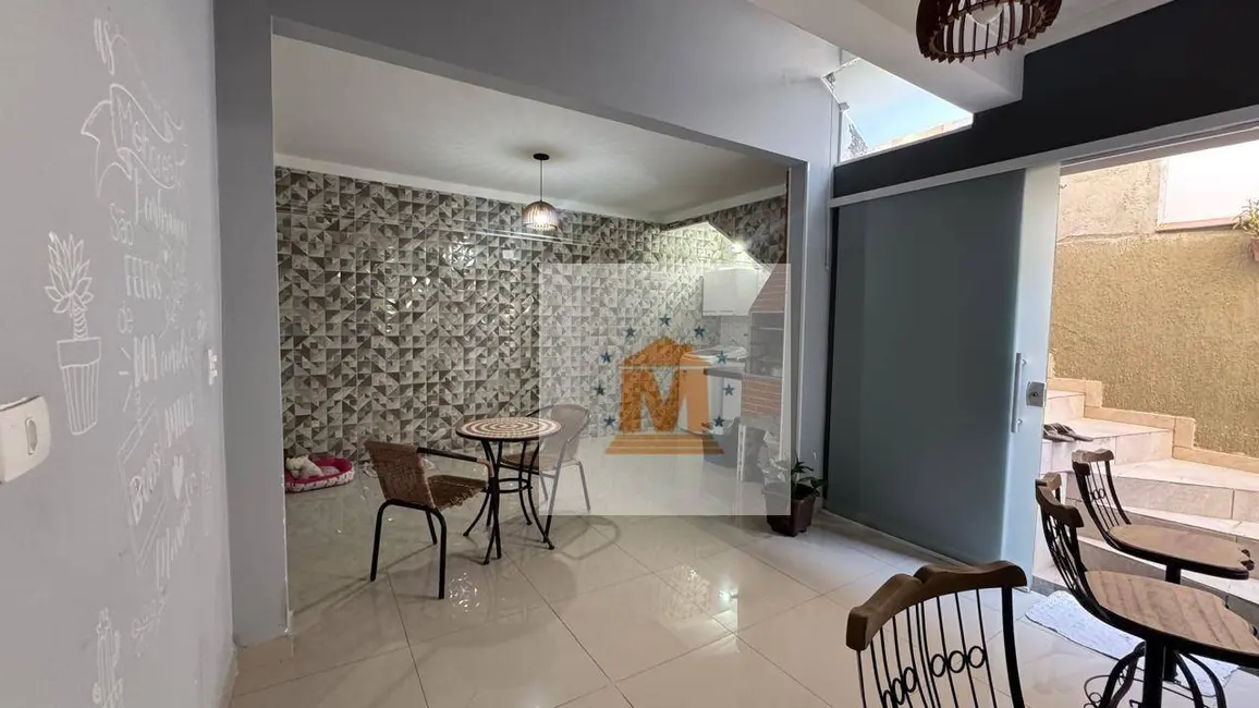 Sobrado com 3 quartos à venda, 125m2 em Jardim Emília, Jacarei - SP - imagem 7 Foto 7 de Sobrado com 3 quartos à venda, 125m2 em Jardim Emília, Jacarei - SP