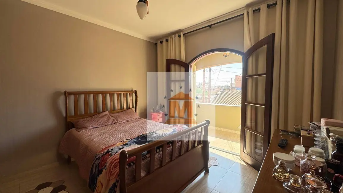 Sobrado com 3 quartos à venda, 125m2 em Jardim Emília, Jacarei - SP - imagem 8 Foto 8 de Sobrado com 3 quartos à venda, 125m2 em Jardim Emília, Jacarei - SP