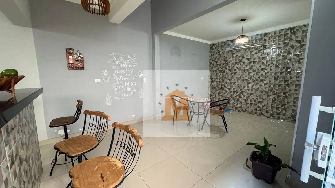 Sobrado com 3 quartos à venda, 125m2 em Jardim Emília, Jacarei - SP - imagem 4 Foto 4 de Sobrado com 3 quartos à venda, 125m2 em Jardim Emília, Jacarei - SP