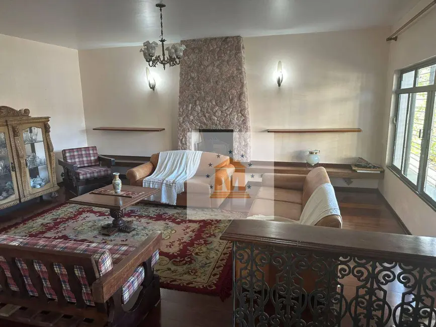 Casa com 3 quartos à venda, 515m2 em Jardim Siesta, Jacarei - SP - imagem 1 Foto 1 de Casa com 3 quartos à venda, 515m2 em Jardim Siesta, Jacarei - SP