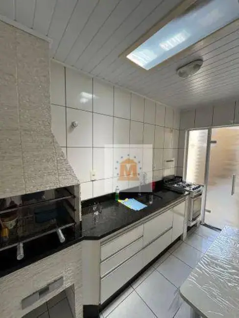 Foto 4 de Sobrado com 3 quartos à venda, 166m2 em Jardim Primavera, Jacarei - SP
