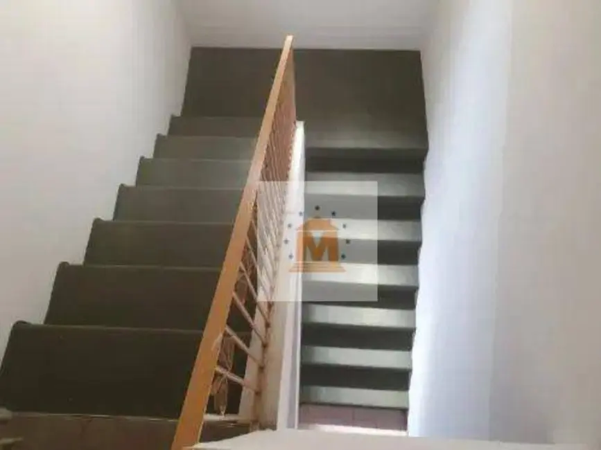 Sobrado com 3 quartos à venda, 193m2 em Jardim Jacinto, Jacarei - SP - imagem 4 Foto 4 de Sobrado com 3 quartos à venda, 193m2 em Jardim Jacinto, Jacarei - SP