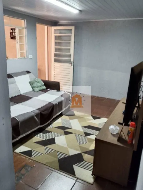 Foto 1 de Casa com 3 quartos à venda, 204m2 em Conjunto São Benedito, Jacarei - SP