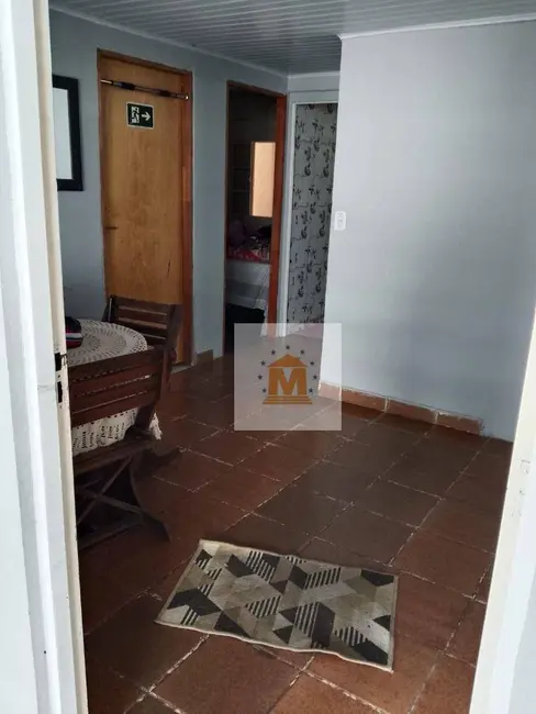Foto 3 de Casa com 3 quartos à venda, 204m2 em Conjunto São Benedito, Jacarei - SP