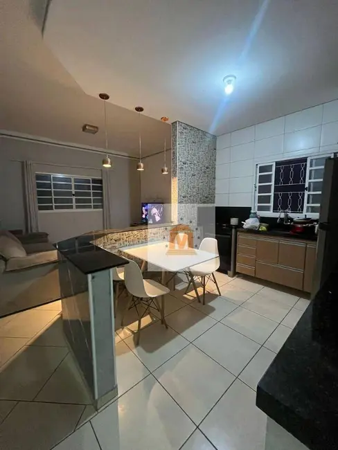 Foto 1 de Casa com 2 quartos à venda, 140m2 em Residencial Santa Paula, Jacarei - SP