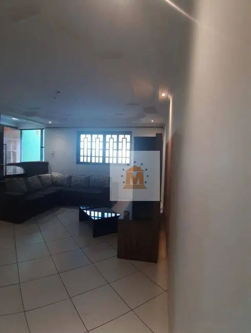 Foto 2 de Sobrado com 3 quartos à venda, 277m2 em Jardim Maria Amélia, Jacarei - SP