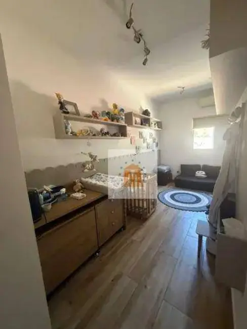 Foto 5 de Sobrado com 3 quartos à venda, 200m2 em Jardim Califórnia, Jacarei - SP