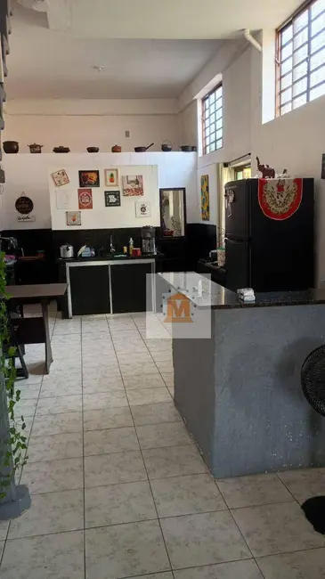 Sobrado com 2 quartos à venda, 312m2 em Jardim Nova Esperança, Jacarei - SP - imagem 3 Foto 3 de Sobrado com 2 quartos à venda, 312m2 em Jardim Nova Esperança, Jacarei - SP