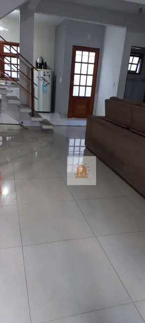 Sobrado com 3 quartos à venda, 140m2 em Residencial Santa Paula, Jacarei - SP - imagem 7 Foto 7 de Sobrado com 3 quartos à venda, 140m2 em Residencial Santa Paula, Jacarei - SP