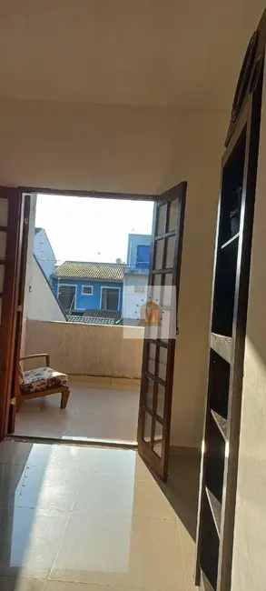 Sobrado com 3 quartos à venda, 140m2 em Residencial Santa Paula, Jacarei - SP - imagem 9 Foto 9 de Sobrado com 3 quartos à venda, 140m2 em Residencial Santa Paula, Jacarei - SP