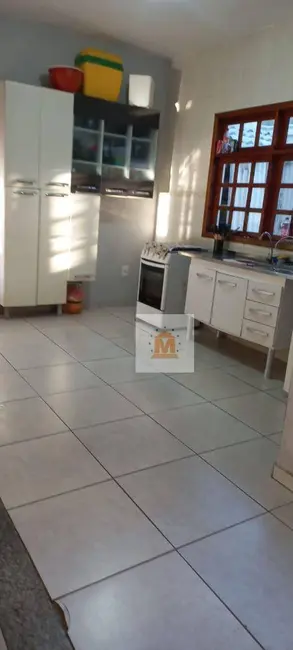 Sobrado com 3 quartos à venda, 140m2 em Residencial Santa Paula, Jacarei - SP - imagem 6 Foto 6 de Sobrado com 3 quartos à venda, 140m2 em Residencial Santa Paula, Jacarei - SP
