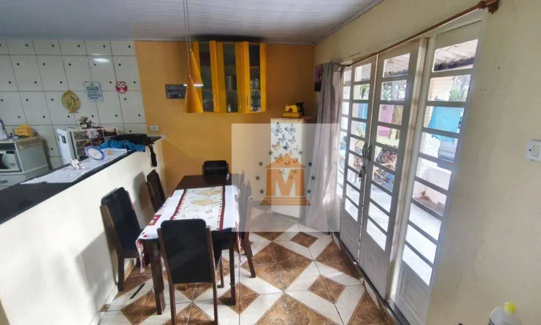 Chácara com 3 quartos à venda, 500m2 em Santa Branca - SP - imagem 4 Foto 4 de Chácara com 3 quartos à venda, 500m2 em Santa Branca - SP