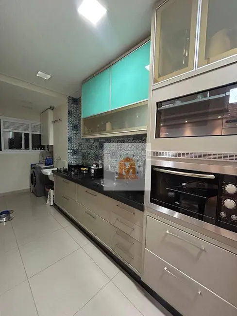 Foto 1 de Apartamento com 2 quartos à venda, 70m2 em Jacarei - SP