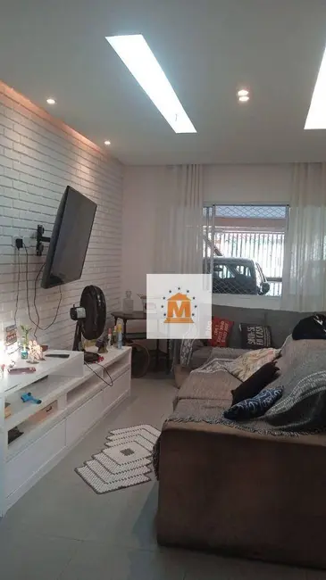 Foto 3 de Casa com 2 quartos à venda, 150m2 em Jardim Santa Maria, Jacarei - SP