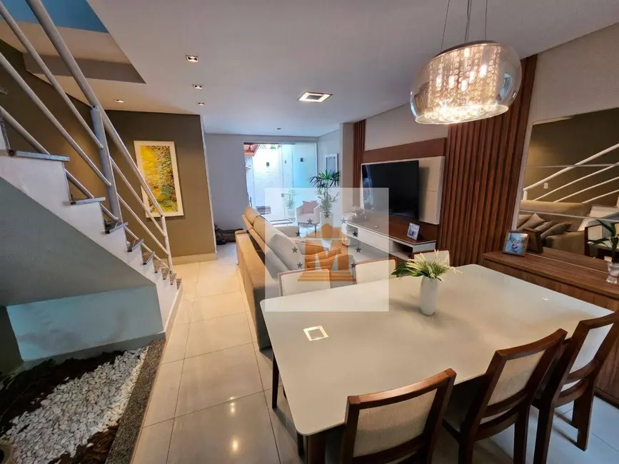 Foto 1 de Sobrado com 3 quartos à venda, 127m2 em Jardim Santa Maria, Jacarei - SP