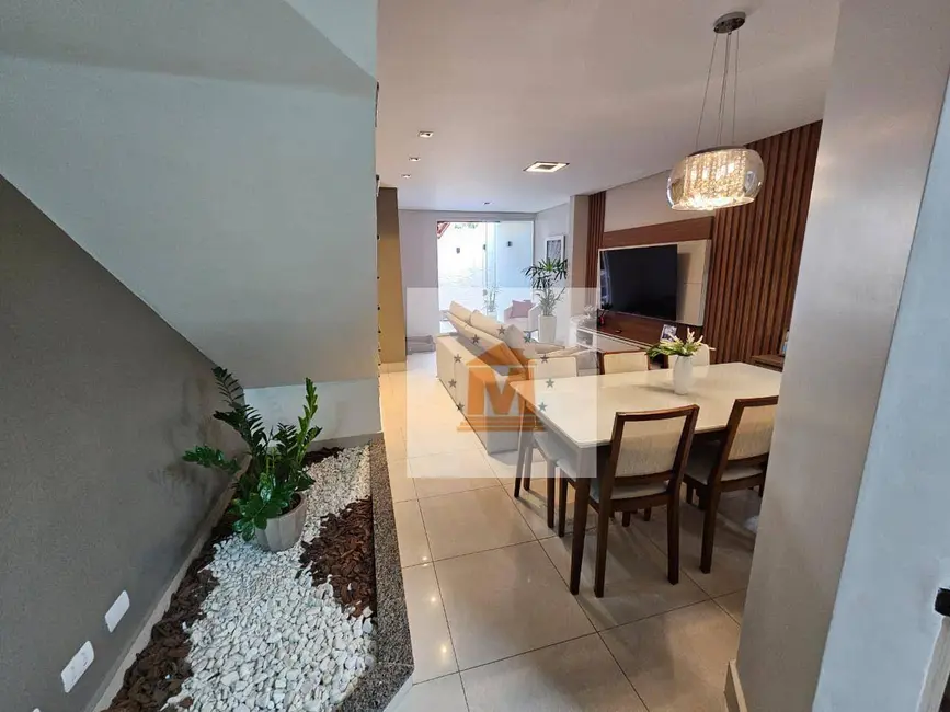 Foto 2 de Sobrado com 3 quartos à venda, 127m2 em Jardim Santa Maria, Jacarei - SP