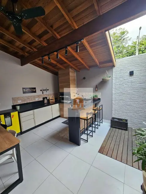 Foto 8 de Sobrado com 3 quartos à venda, 127m2 em Jardim Santa Maria, Jacarei - SP