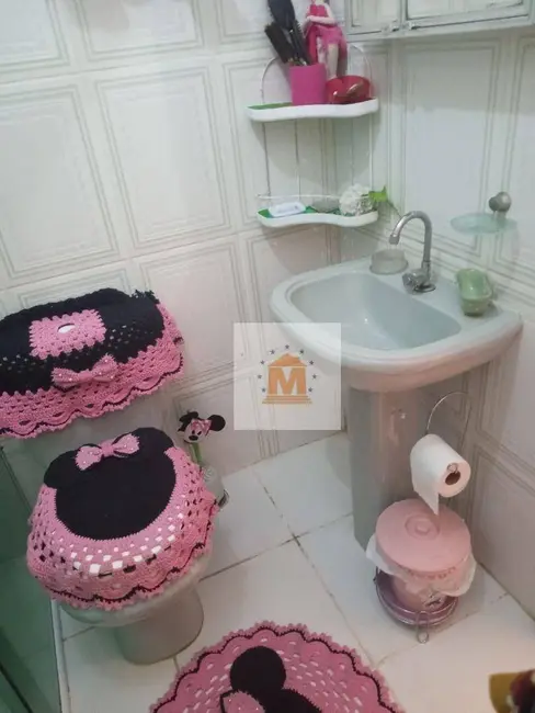 Foto 8 de Casa com 2 quartos à venda, 1080m2 em Jardim Colônia, Jacarei - SP