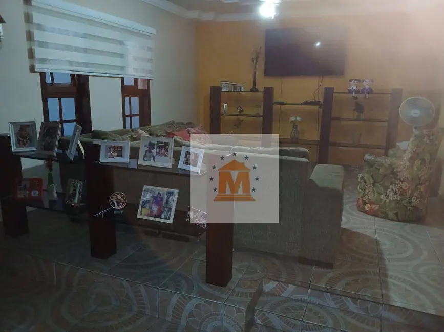 Casa com 3 quartos à venda, 270m2 em Jardim Paraíso, Jacarei - SP - imagem 9 Foto 9 de Casa com 3 quartos à venda, 270m2 em Jardim Paraíso, Jacarei - SP