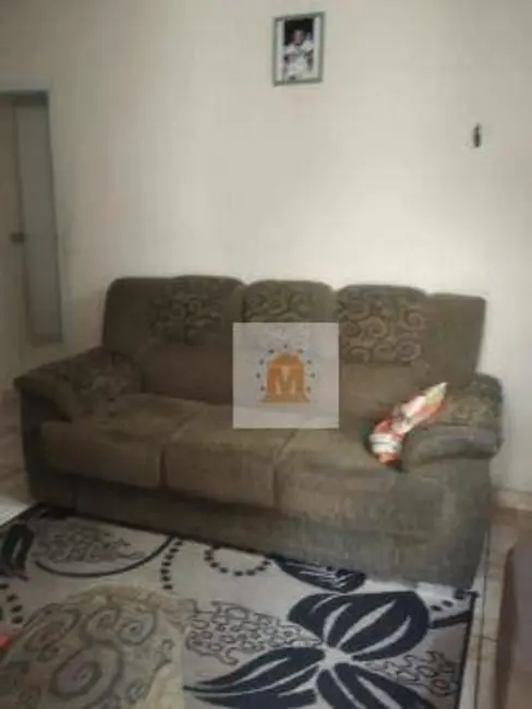Casa com 2 quartos à venda, 25m2 em São João, Jacarei - SP - imagem 3 Foto 3 de Casa com 2 quartos à venda, 25m2 em São João, Jacarei - SP