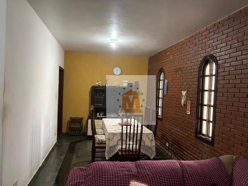 Casa com 3 quartos à venda, 165m2 em Jacarei - SP - imagem 6 Foto 6 de Casa com 3 quartos à venda, 165m2 em Jacarei - SP