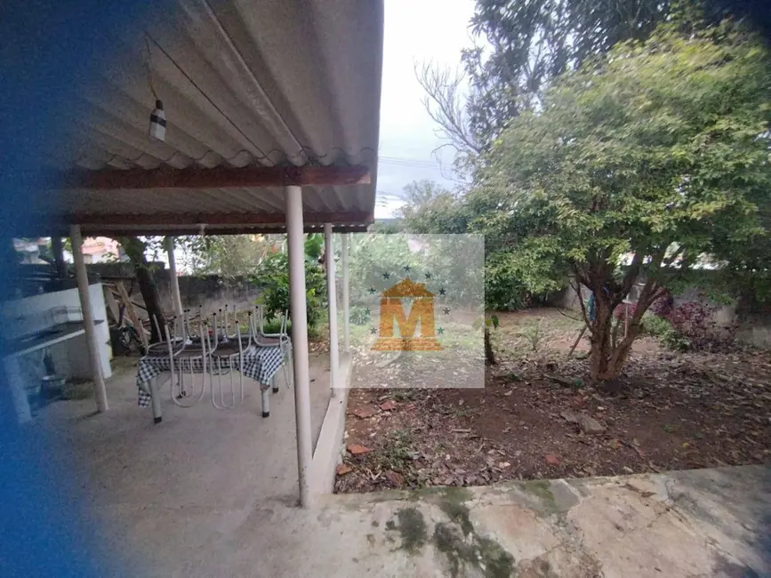Casa com 3 quartos à venda, 356m2 em Parque Santo Antônio, Jacarei - SP - imagem 8 Foto 8 de Casa com 3 quartos à venda, 356m2 em Parque Santo Antônio, Jacarei - SP