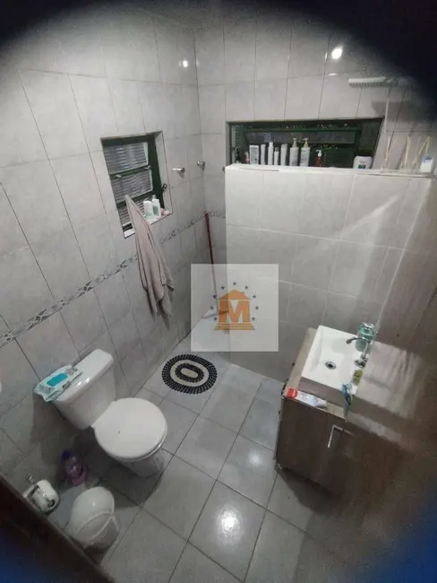 Casa com 3 quartos à venda, 356m2 em Parque Santo Antônio, Jacarei - SP - imagem 4 Foto 4 de Casa com 3 quartos à venda, 356m2 em Parque Santo Antônio, Jacarei - SP