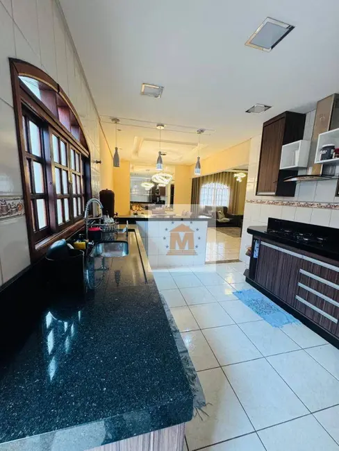 Foto 5 de Casa com 3 quartos à venda, 300m2 em Jardim Terras de São João, Jacarei - SP