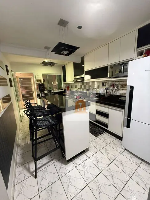 Casa de Condomínio com 3 quartos à venda, 227m2 em Jardim Paraíso, Jacarei - SP - imagem 1 Foto 1 de Casa de Condomínio com 3 quartos à venda, 227m2 em Jardim Paraíso, Jacarei - SP