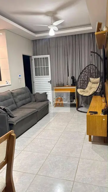 Foto 4 de Casa com 2 quartos à venda, 150m2 em Vila Zezé, Jacarei - SP