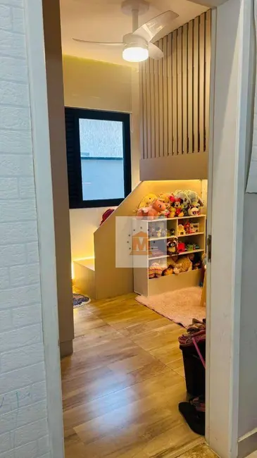 Foto 9 de Casa de Condomínio com 3 quartos à venda, 200m2 em Jardim Jacinto, Jacarei - SP