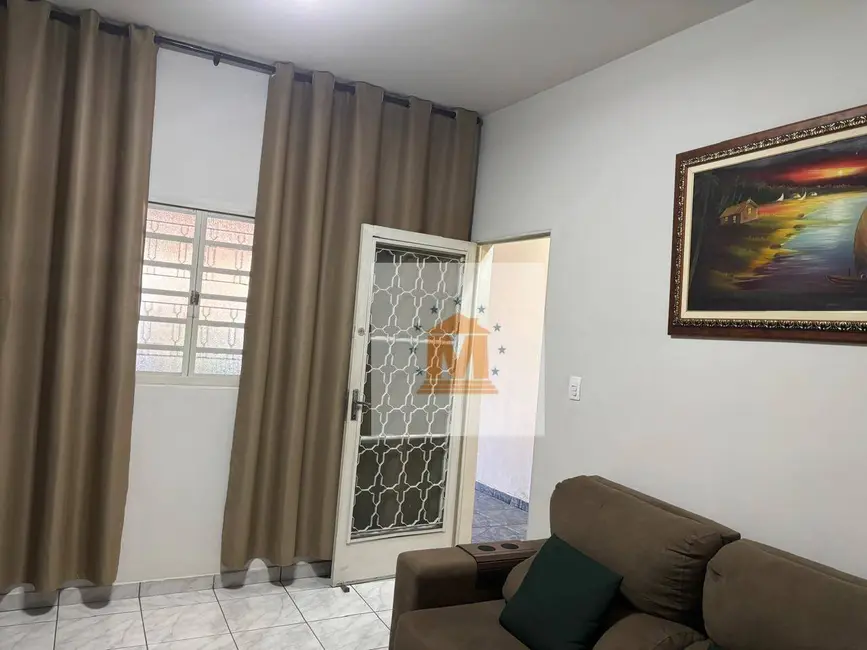 Foto 3 de Casa com 2 quartos à venda, 125m2 em Jardim Emília, Jacarei - SP
