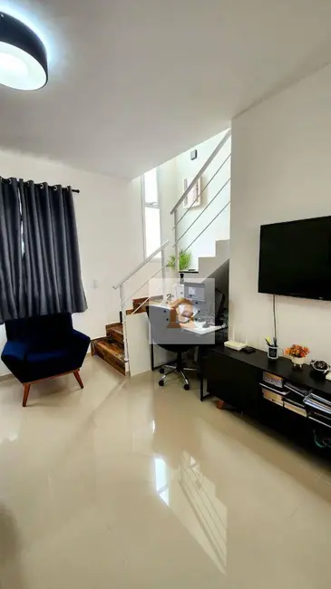 Sobrado com 2 quartos à venda, 70m2 em Loteamento Vila Romana, Jacarei - SP - imagem 6 Foto 6 de Sobrado com 2 quartos à venda, 70m2 em Loteamento Vila Romana, Jacarei - SP