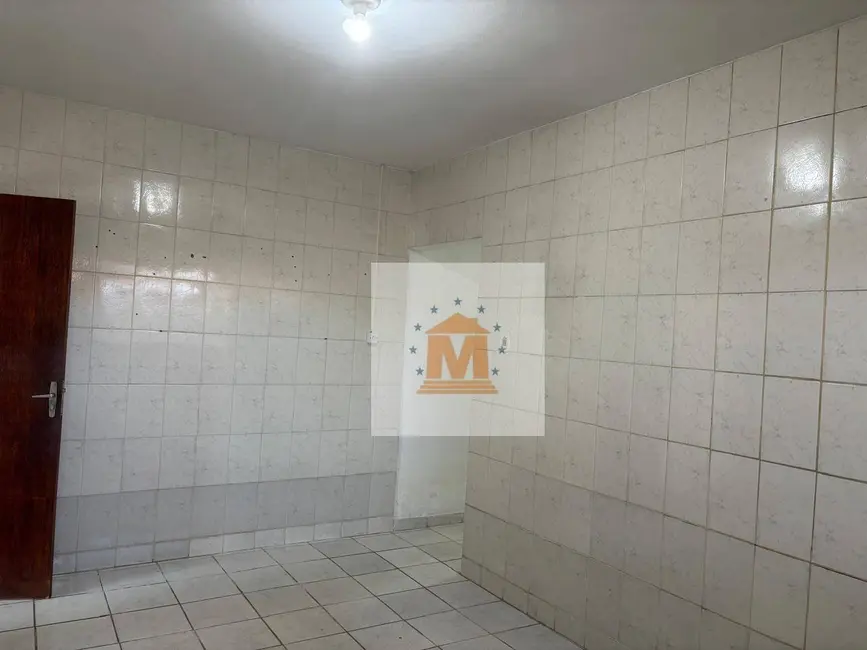 Foto 2 de Casa com 2 quartos à venda, 163m2 em Jardim Emília, Jacarei - SP