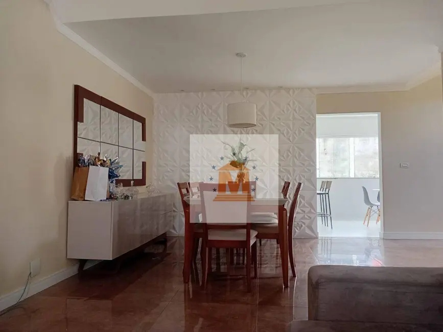 Sobrado com 4 quartos à venda, 250m2 em Jardim Altos de Santana I, Jacarei - SP - imagem 4 Foto 4 de Sobrado com 4 quartos à venda, 250m2 em Jardim Altos de Santana I, Jacarei - SP