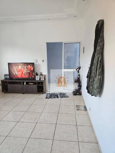 Casa com 4 quartos à venda, 238m2 em Jacarei - SP - imagem 4 Foto 4 de Casa com 4 quartos à venda, 238m2 em Jacarei - SP