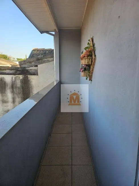 Sobrado com 3 quartos à venda, 174m2 em Jardim Maria Amélia, Jacarei - SP - imagem 7 Foto 7 de Sobrado com 3 quartos à venda, 174m2 em Jardim Maria Amélia, Jacarei - SP