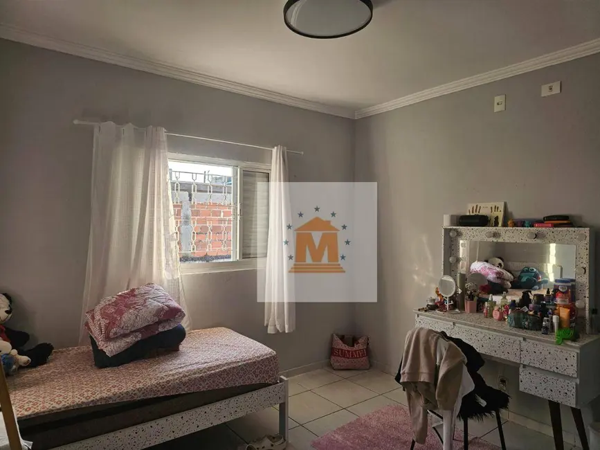 Sobrado com 3 quartos à venda, 174m2 em Jardim Maria Amélia, Jacarei - SP - imagem 8 Foto 8 de Sobrado com 3 quartos à venda, 174m2 em Jardim Maria Amélia, Jacarei - SP