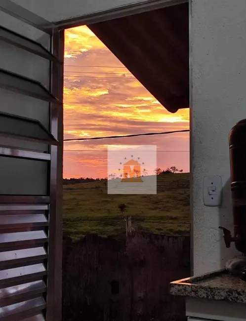 Casa com 2 quartos à venda em Primeiro de Maio, Jacarei - SP - imagem 4 Foto 4 de Casa com 2 quartos à venda em Primeiro de Maio, Jacarei - SP