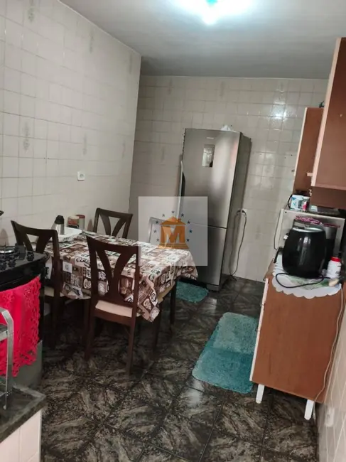 Casa com 3 quartos à venda, 156m2 em Jardim Paraíso, Jacarei - SP - imagem 6 Foto 6 de Casa com 3 quartos à venda, 156m2 em Jardim Paraíso, Jacarei - SP