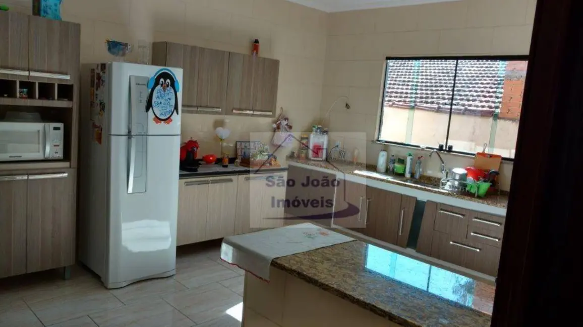 Casa com 3 quartos à venda, 300m2 em Vila Isabel, Sao Joao Da Boa Vista - SP - imagem 4 Foto 4 de Casa com 3 quartos à venda, 300m2 em Vila Isabel, Sao Joao Da Boa Vista - SP