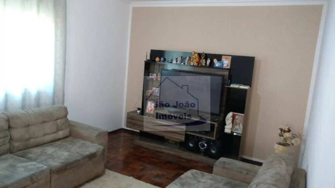 Casa com 3 quartos à venda, 300m2 em Vila Isabel, Sao Joao Da Boa Vista - SP - imagem 2 Foto 2 de Casa com 3 quartos à venda, 300m2 em Vila Isabel, Sao Joao Da Boa Vista - SP