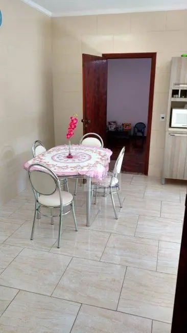 Casa com 3 quartos à venda, 300m2 em Vila Isabel, Sao Joao Da Boa Vista - SP - imagem 6 Foto 6 de Casa com 3 quartos à venda, 300m2 em Vila Isabel, Sao Joao Da Boa Vista - SP