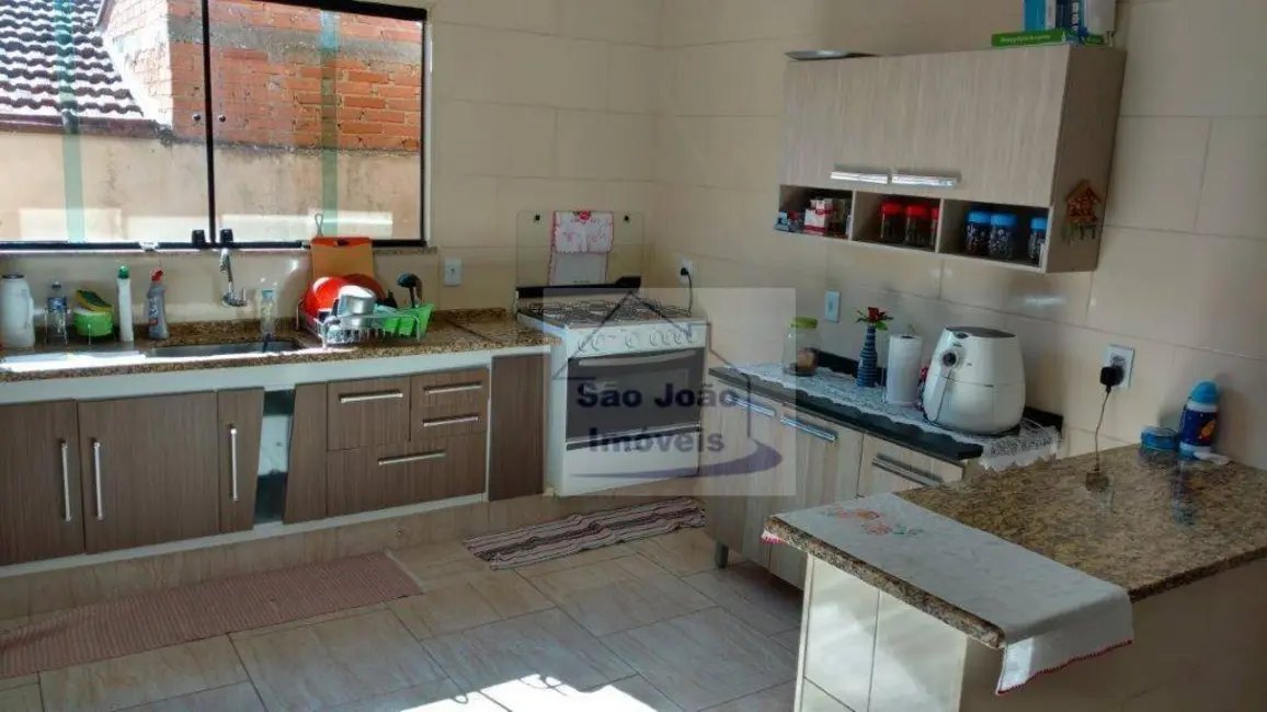 Casa com 3 quartos à venda, 300m2 em Vila Isabel, Sao Joao Da Boa Vista - SP - imagem 3 Foto 3 de Casa com 3 quartos à venda, 300m2 em Vila Isabel, Sao Joao Da Boa Vista - SP