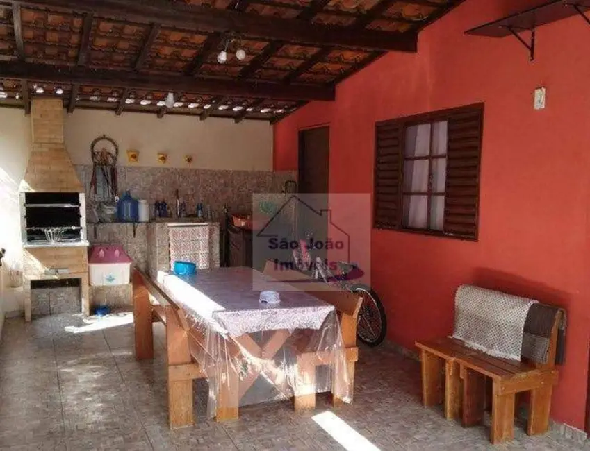 Casa com 2 quartos à venda, 250m2 em Vila Santa Edwirges, Sao Joao Da Boa Vista - SP - imagem 5 Foto 5 de Casa com 2 quartos à venda, 250m2 em Vila Santa Edwirges, Sao Joao Da Boa Vista - SP