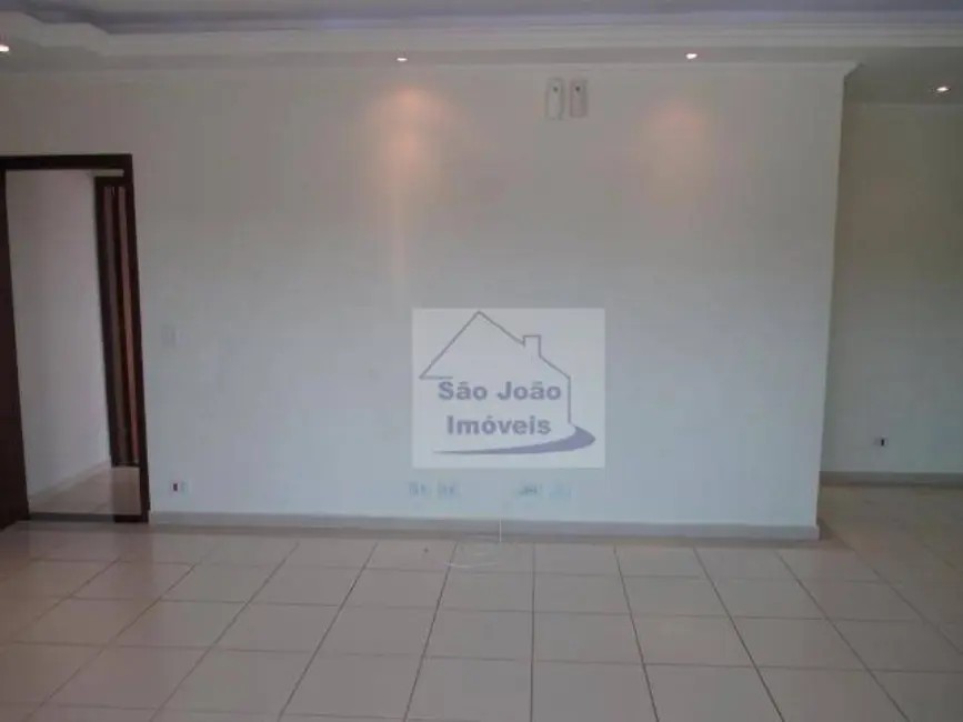 Casa com 3 quartos à venda, 250m2 em Vila Conceição, Sao Joao Da Boa Vista - SP - imagem 3 Foto 3 de Casa com 3 quartos à venda, 250m2 em Vila Conceição, Sao Joao Da Boa Vista - SP